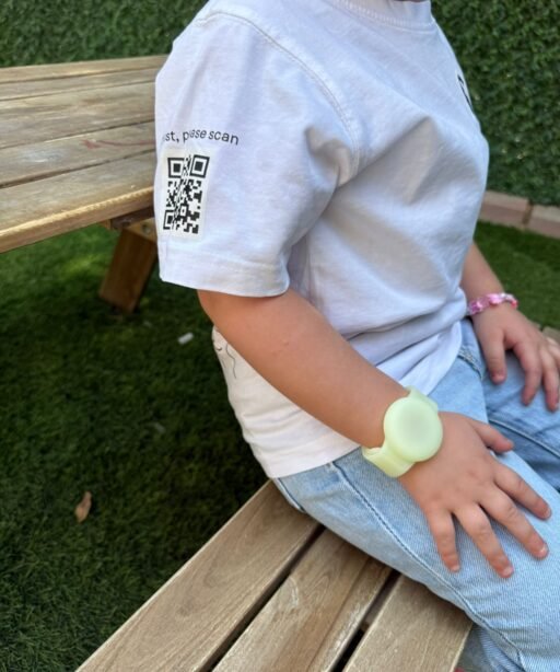 Alternative view of AirTag Watchband